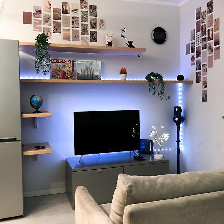 Confortevole Bilocale A Pochi Minuti Dal Centro Apartamento Milão Exterior foto