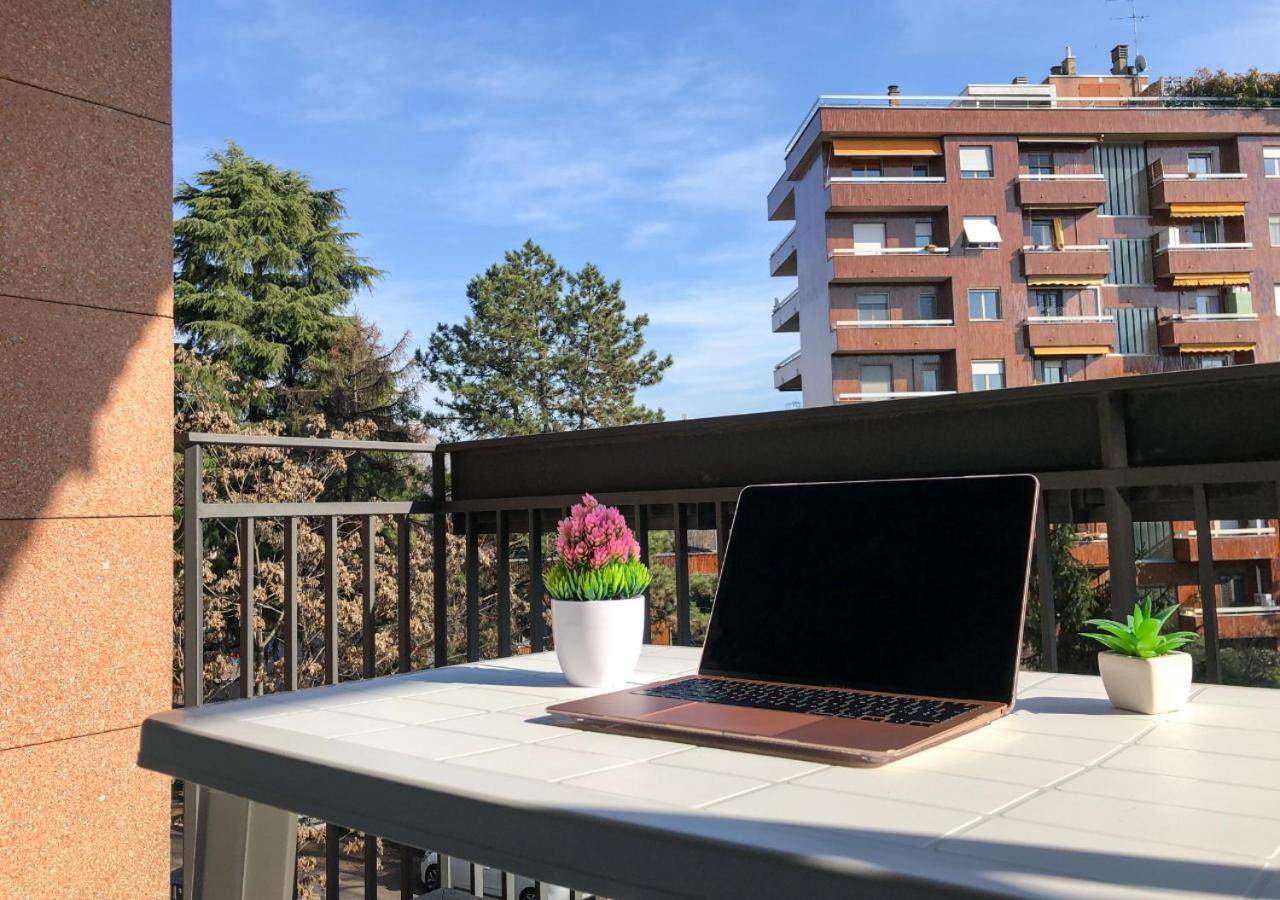 Confortevole Bilocale A Pochi Minuti Dal Centro Apartamento Milão Exterior foto
