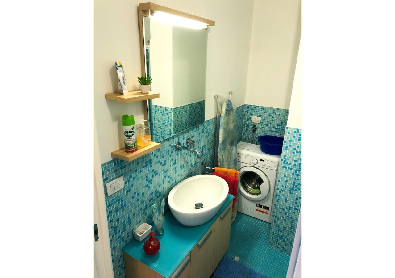 Confortevole Bilocale A Pochi Minuti Dal Centro Apartamento Milão Exterior foto