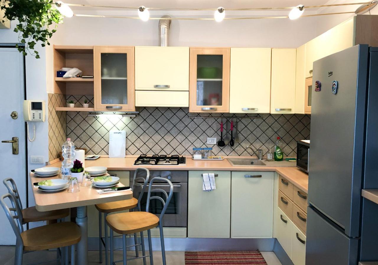 Confortevole Bilocale A Pochi Minuti Dal Centro Apartamento Milão Exterior foto