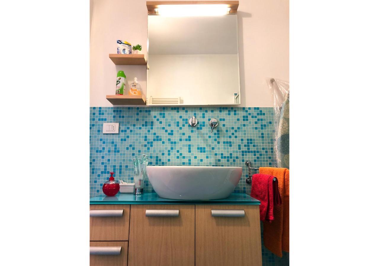 Confortevole Bilocale A Pochi Minuti Dal Centro Apartamento Milão Exterior foto