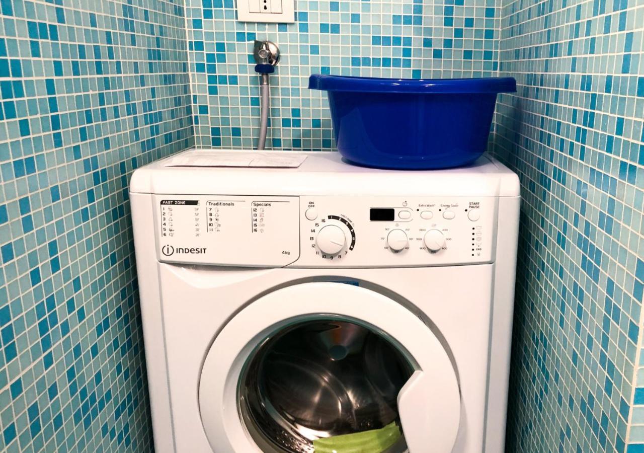 Confortevole Bilocale A Pochi Minuti Dal Centro Apartamento Milão Exterior foto